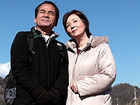 温泉で交わる10組の熟年カップル 4時間　サンプル画像08